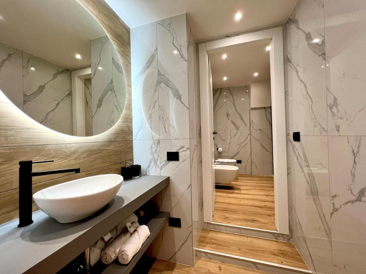 Prestige Duomo Apartment - Lake Como Ngoại thất bức ảnh