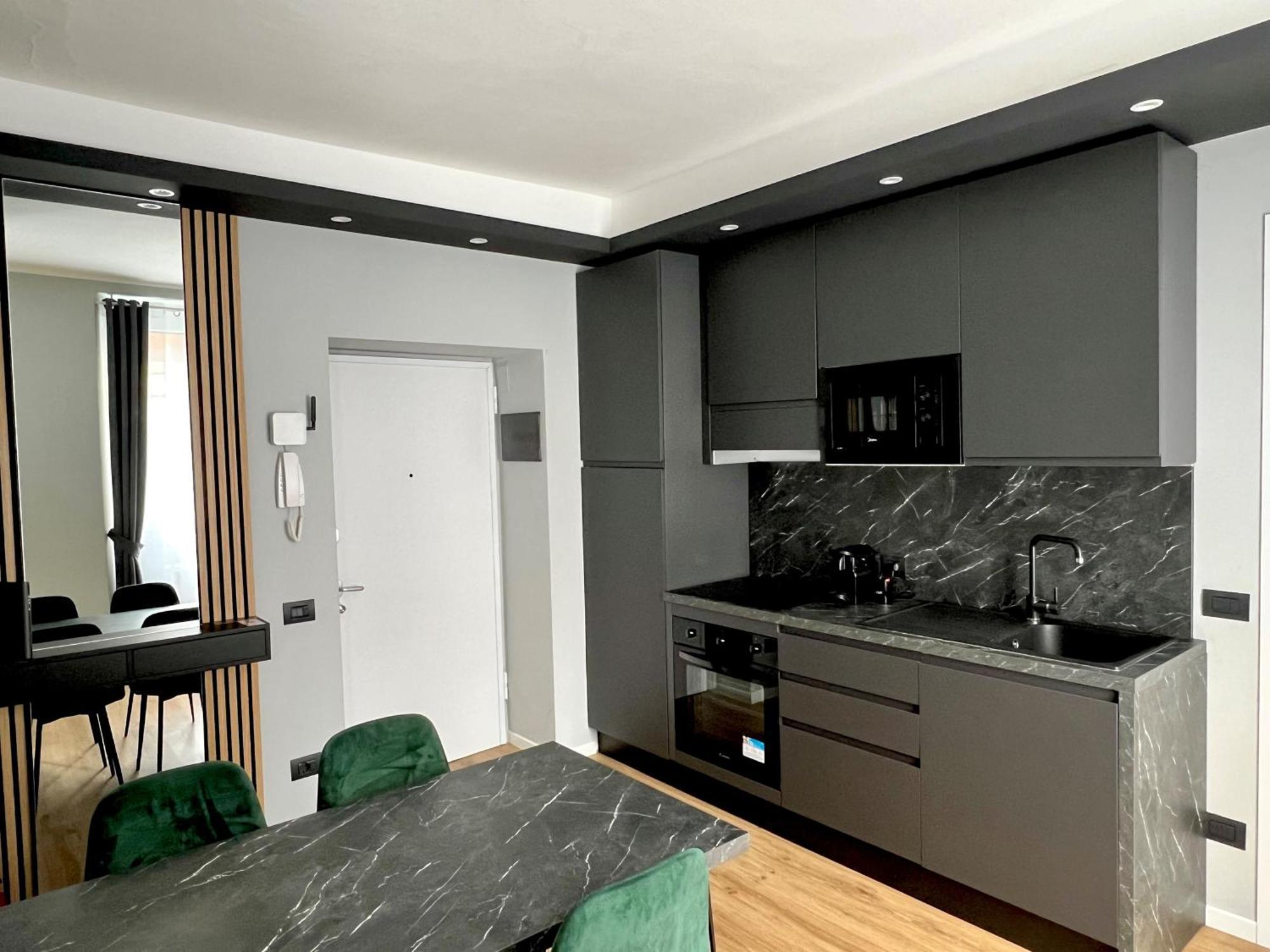 Prestige Duomo Apartment - Lake Como Ngoại thất bức ảnh